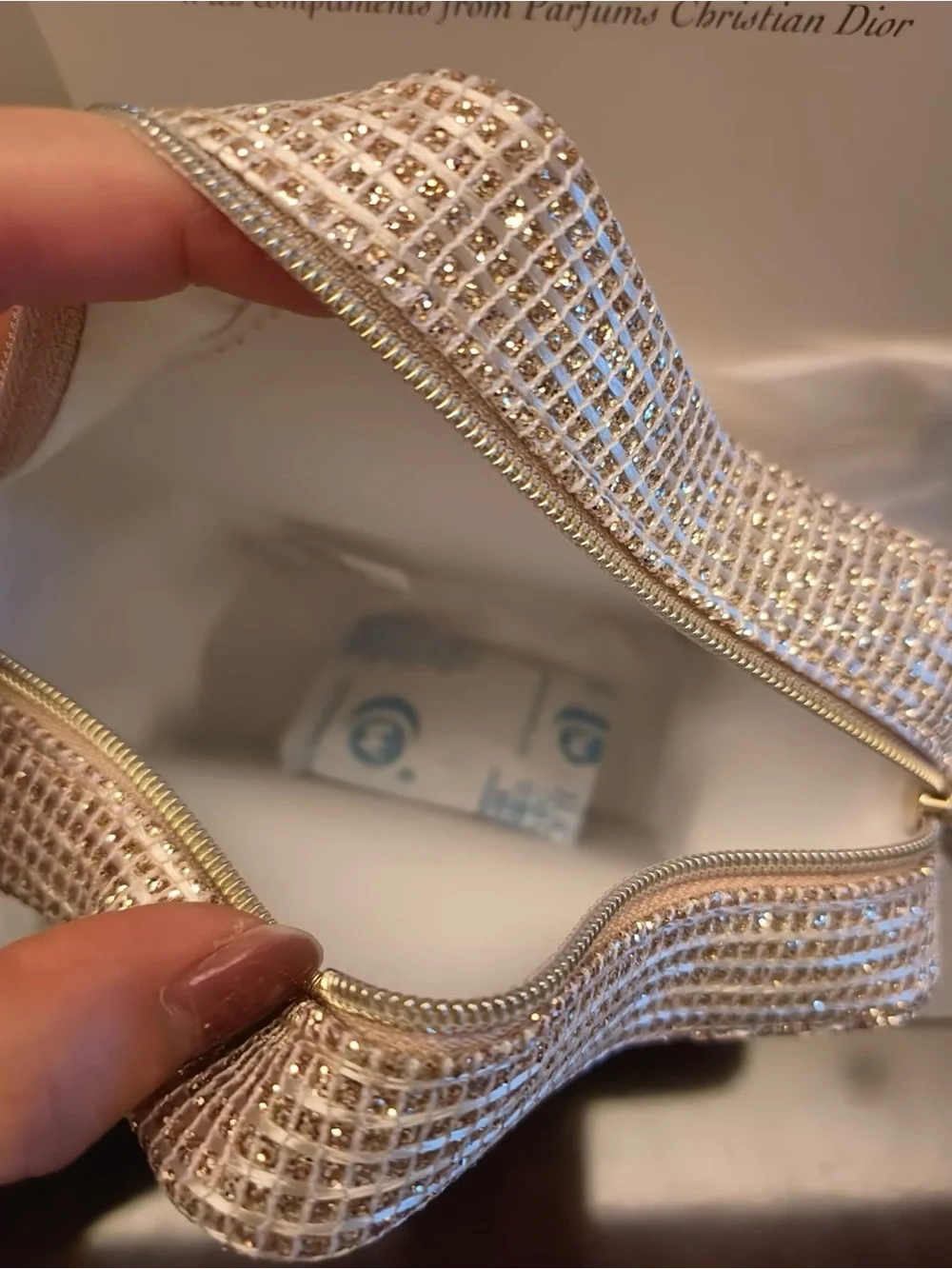 Dior Beauty Star-Shaped Glitter Makeup Pouch - Picture 5 of 6